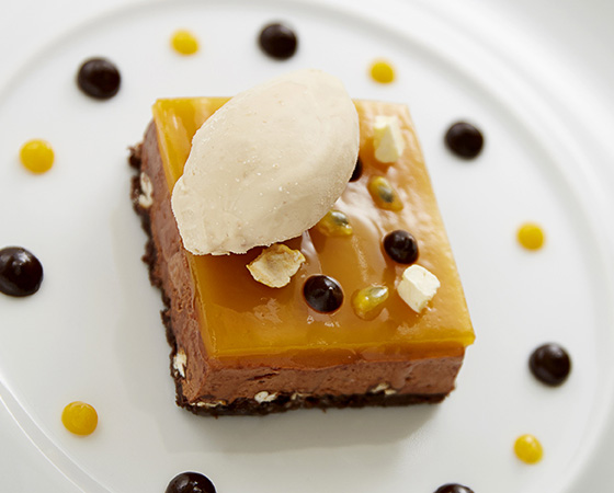 Photo from JY'S website